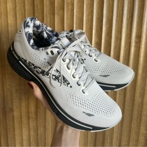 BROOKS Ghost 15 Running Shoe White Sneakers 9.5